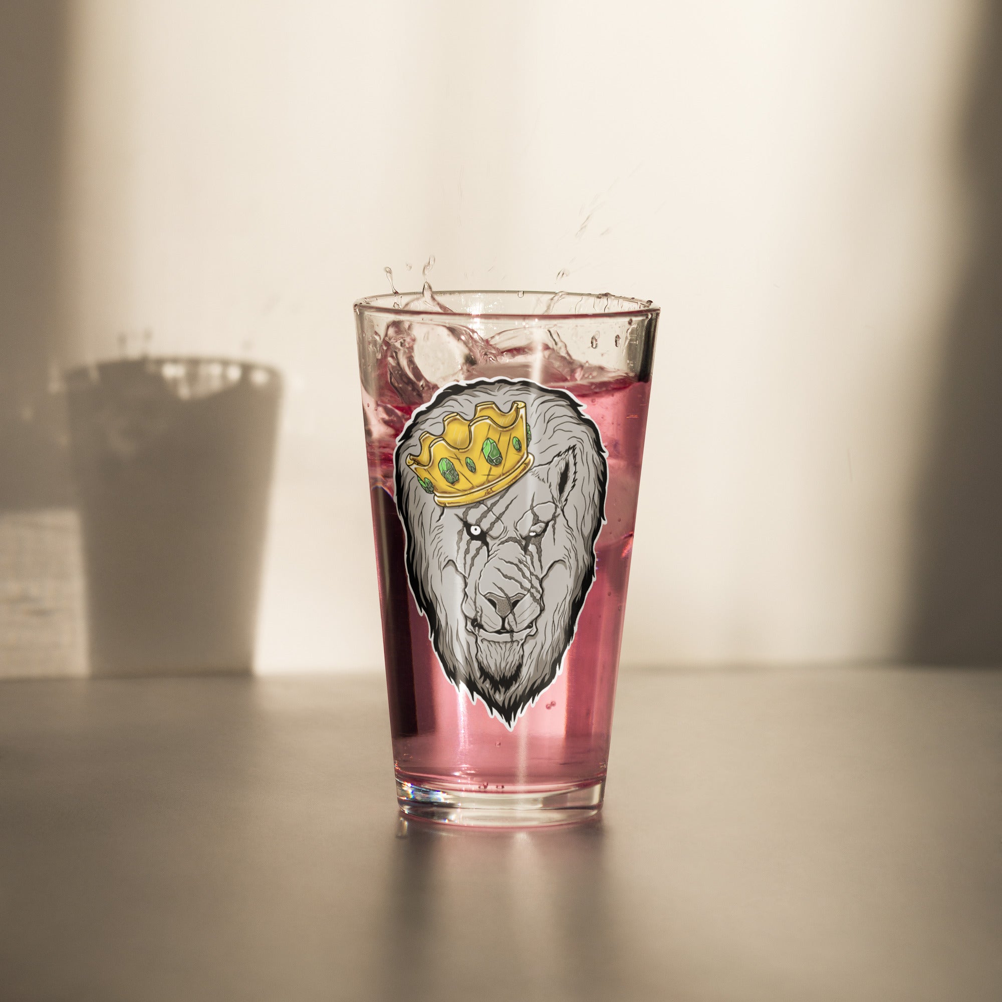 Triumphant Lion Shaker Pint Glass