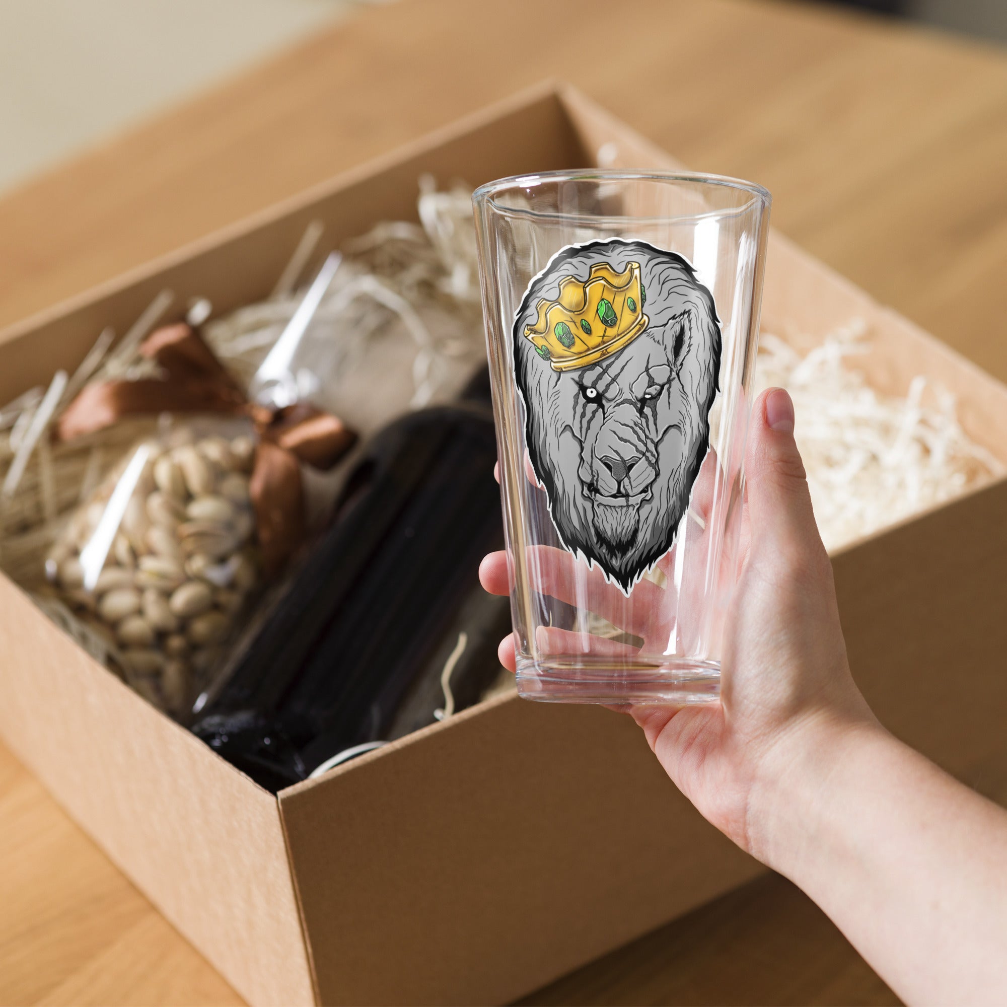 Triumphant Lion Shaker Pint Glass