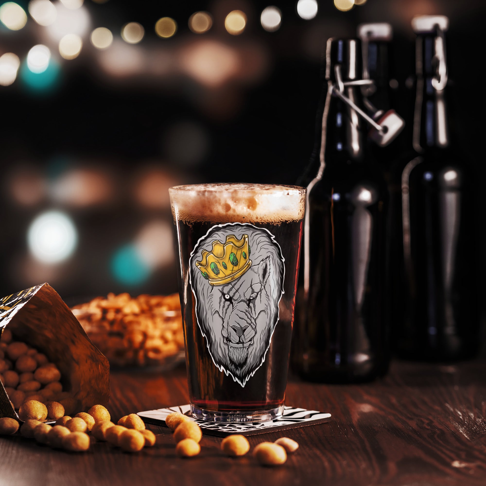 Triumphant Lion Shaker Pint Glass