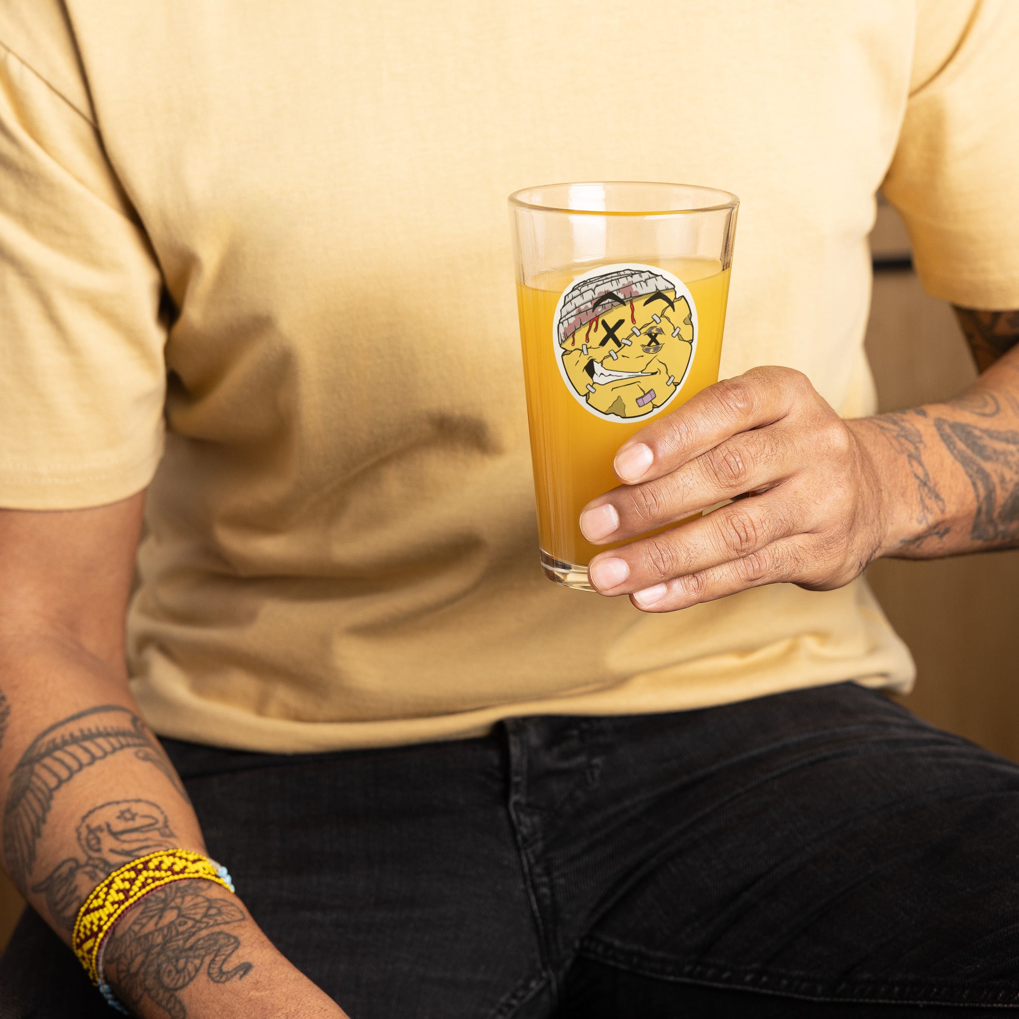 Resilient Shaker Pint Glass I